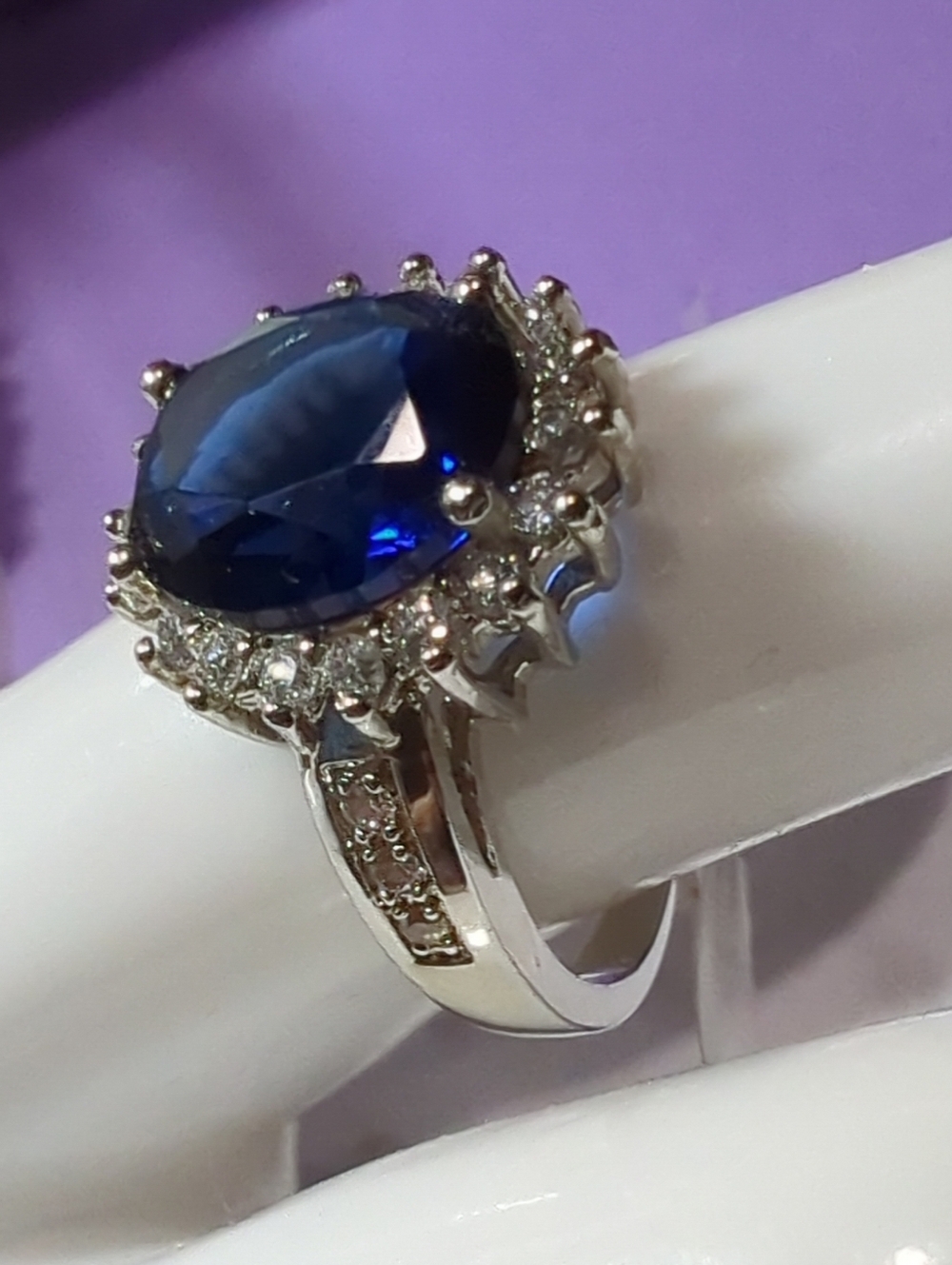 SAPPHIRE/CUBIC ZIRCONIA DESIGNERS Princess Cut RING / SZ 8  6 CT SIMULATED NWT